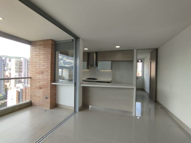 Apartamento de 3 alcobas en arriendo en Lalinde, Medellín, 148 m² · foto 4 de 20