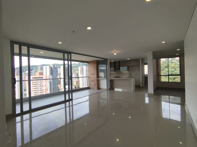 Apartamento de 3 alcobas en arriendo en Lalinde, Medellín, 148 m² · foto 5 de 20