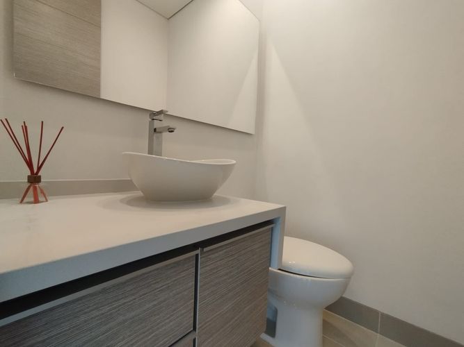 Apartamento de 3 alcobas en arriendo en Lalinde, Medellín, 148 m² · foto 7 de 20