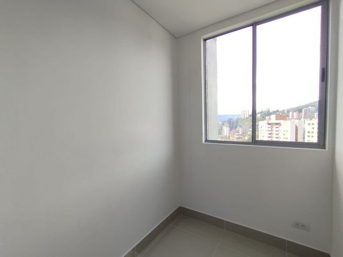 Apartamento de 3 alcobas en arriendo en Lalinde, Medellín, 148 m² · foto 9 de 20