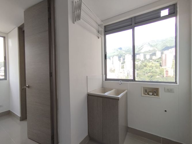 Apartamento de 3 alcobas en arriendo en Lalinde, Medellín, 148 m² · foto 13 de 20