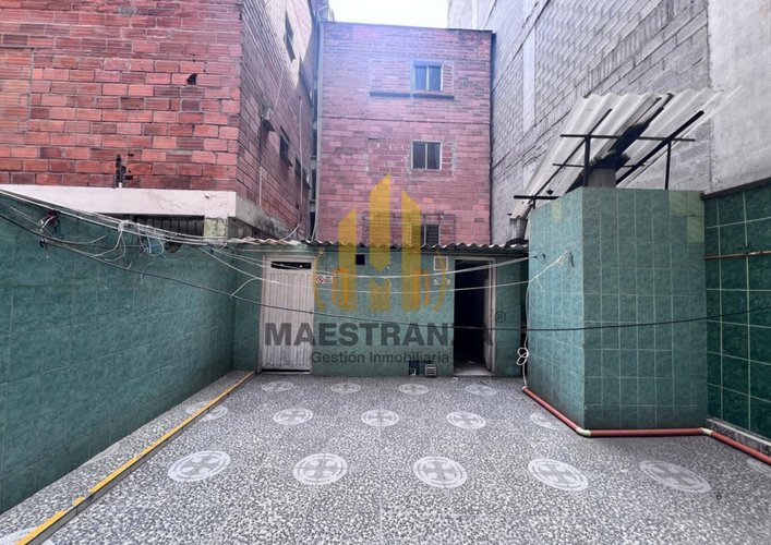 Apartamento de 11 alcobas en venta en Los Colores, Medellín, 1698 m² · foto 7 de 7
