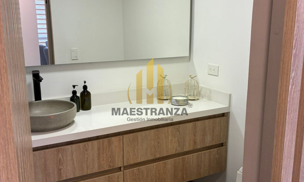 Apartamento en arriendo en El Poblado, Medellín · foto 2 de 12