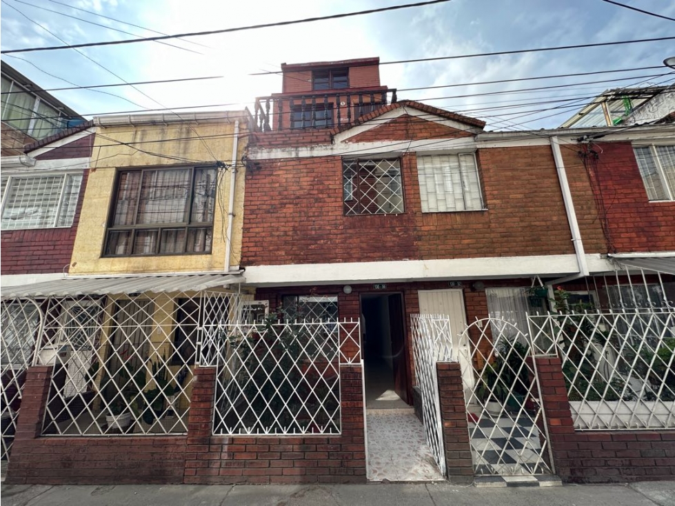 Casa en venta en Costa Azul, Bogotá · foto 3 de 24