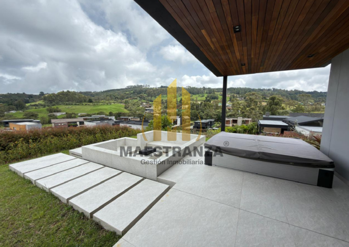 Casa de 5 alcobas en venta en Las Palmas, Envigado, 460 m² · foto 9 de 24