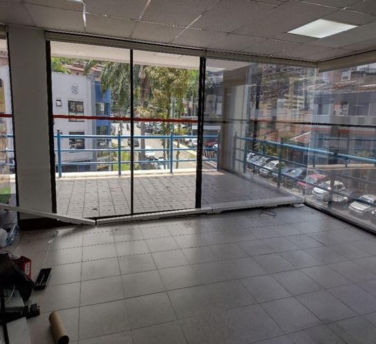 Edificio en arriendo en Colombia, Medellín, 1210 m² · foto 4 de 9