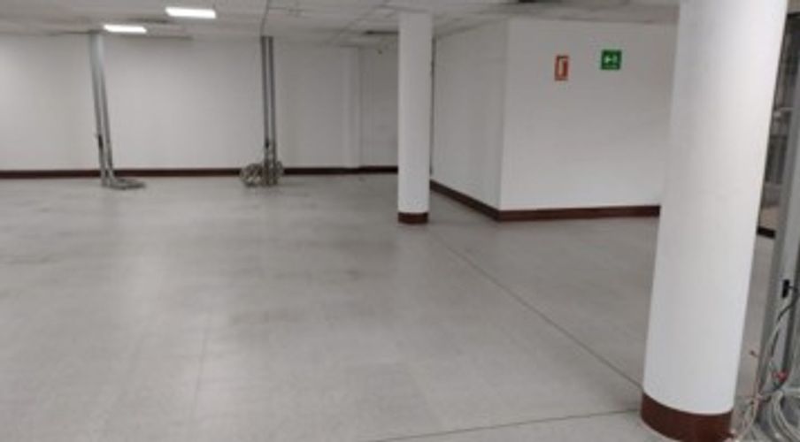 Edificio en arriendo en Colombia, Medellín, 1210 m² · foto 6 de 9