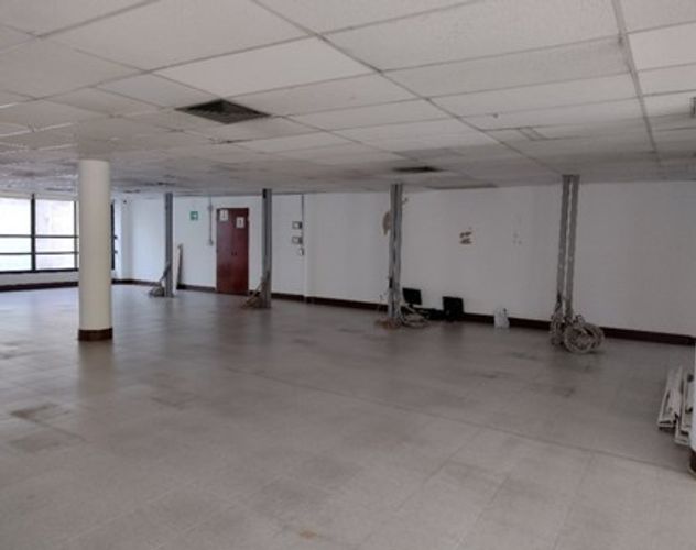 Edificio en arriendo en Colombia, Medellín, 1210 m² · foto 8 de 9
