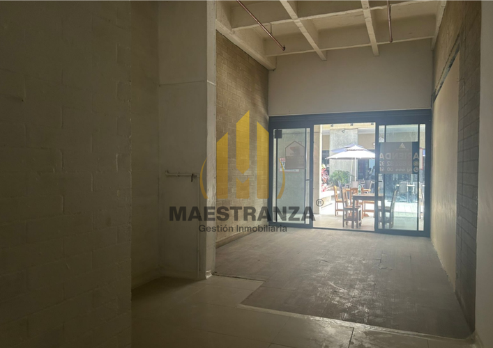 Local en arriendo en La Aguacatala, Medellín, 43 m² · foto 2 de 5