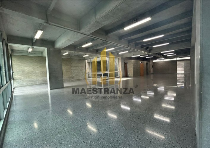 Oficina en arriendo en Guayabal, Medellín, 214 m² · foto 2 de 9