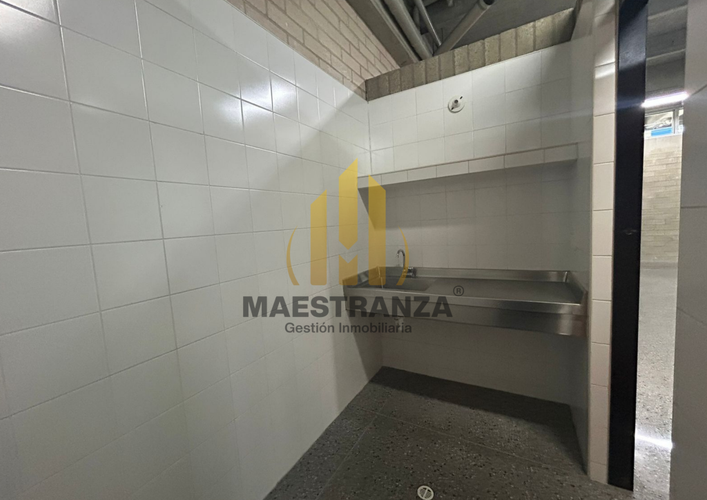 Oficina en arriendo en Guayabal, Medellín, 214 m² · foto 8 de 9