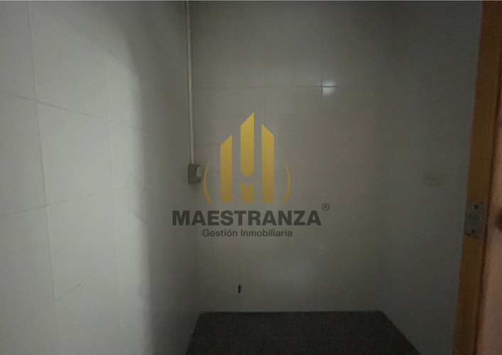 Oficina en arriendo en El Poblado, Medellín, 178 m² · foto 5 de 6