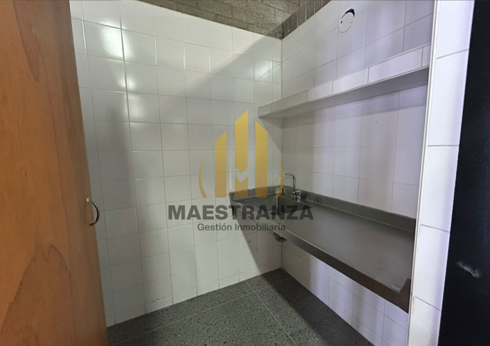 Oficina en arriendo en Guayabal, Medellín, 350 m² · foto 5 de 10