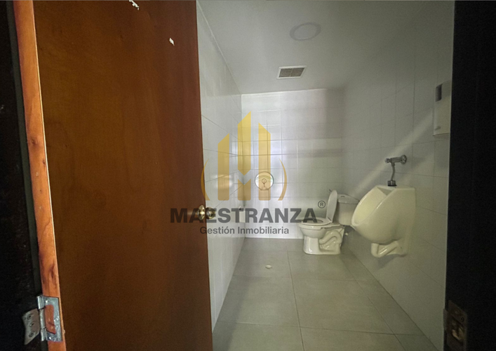 Oficina en arriendo en Guayabal, Medellín, 350 m² · foto 9 de 10