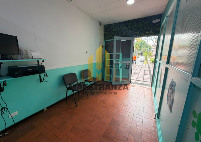 Local en venta en Los Colores, Medellín, 35 m² · foto 2 de 13