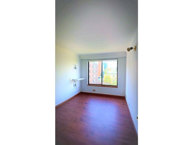 Apartamento en arriendo en Los Rosales, Bogotá, 254 m² · foto 3 de 24