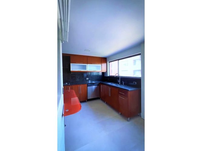 Apartamento en arriendo en Los Rosales, Bogotá, 254 m² · foto 13 de 24