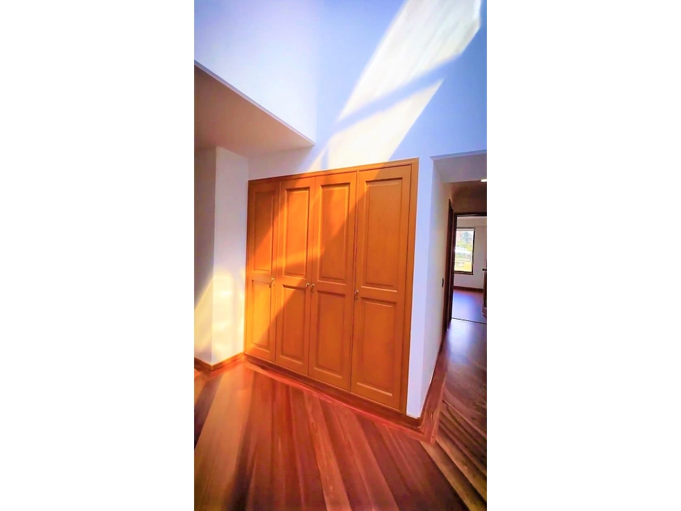 Apartamento en venta en Los Rosales, Bogotá · foto 8 de 24