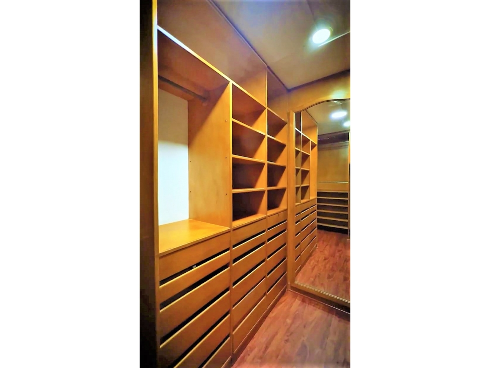 Apartamento en venta en Los Rosales, Bogotá · foto 10 de 24
