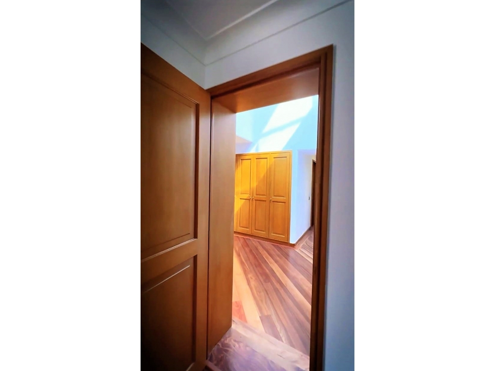 Apartamento en venta en Los Rosales, Bogotá · foto 12 de 24