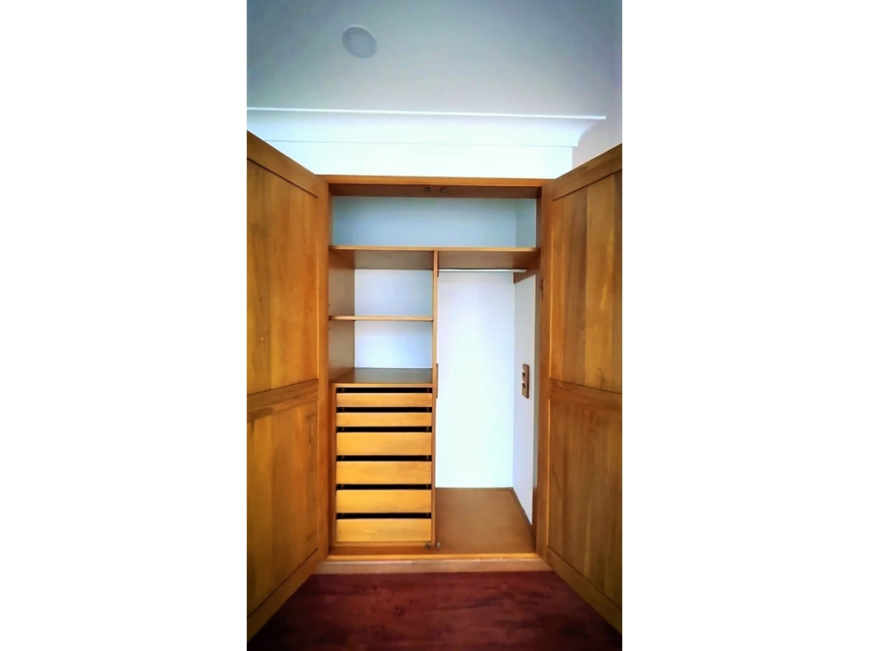 Apartamento en venta en Los Rosales, Bogotá · foto 18 de 24