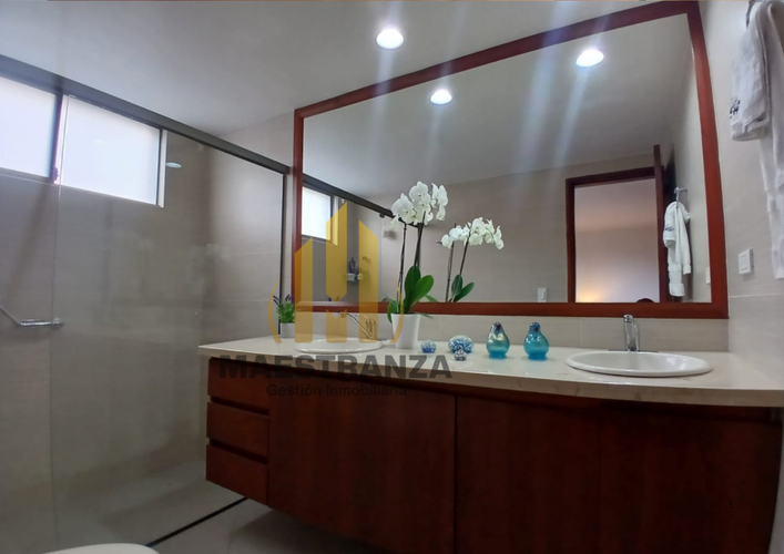 Apartamento de 3 alcobas en arriendo en El Tesoro, Medellín, 240 m² · foto 8 de 24