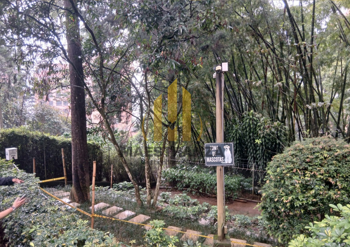 Apartamento de 3 alcobas en arriendo en El Tesoro, Medellín, 240 m² · foto 16 de 24