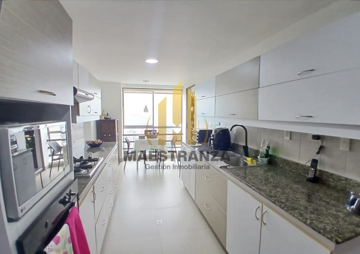 Apartamento de 3 alcobas en arriendo en El Tesoro, Medellín, 240 m² · foto 20 de 24