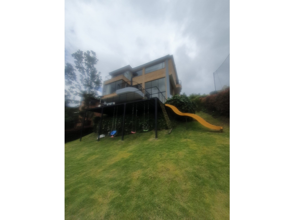 Casa de 4 alcobas en venta en Aposentos, Sopó, 330 m² · foto 2 de 22