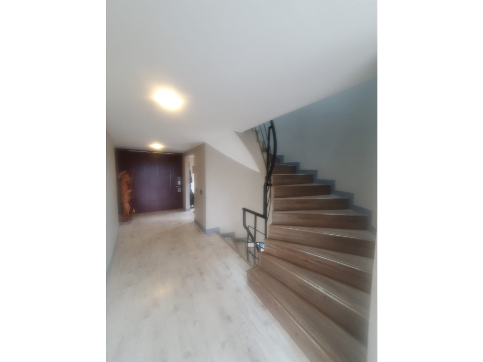 Casa de 4 alcobas en venta en Aposentos, Sopó, 330 m² · foto 4 de 22
