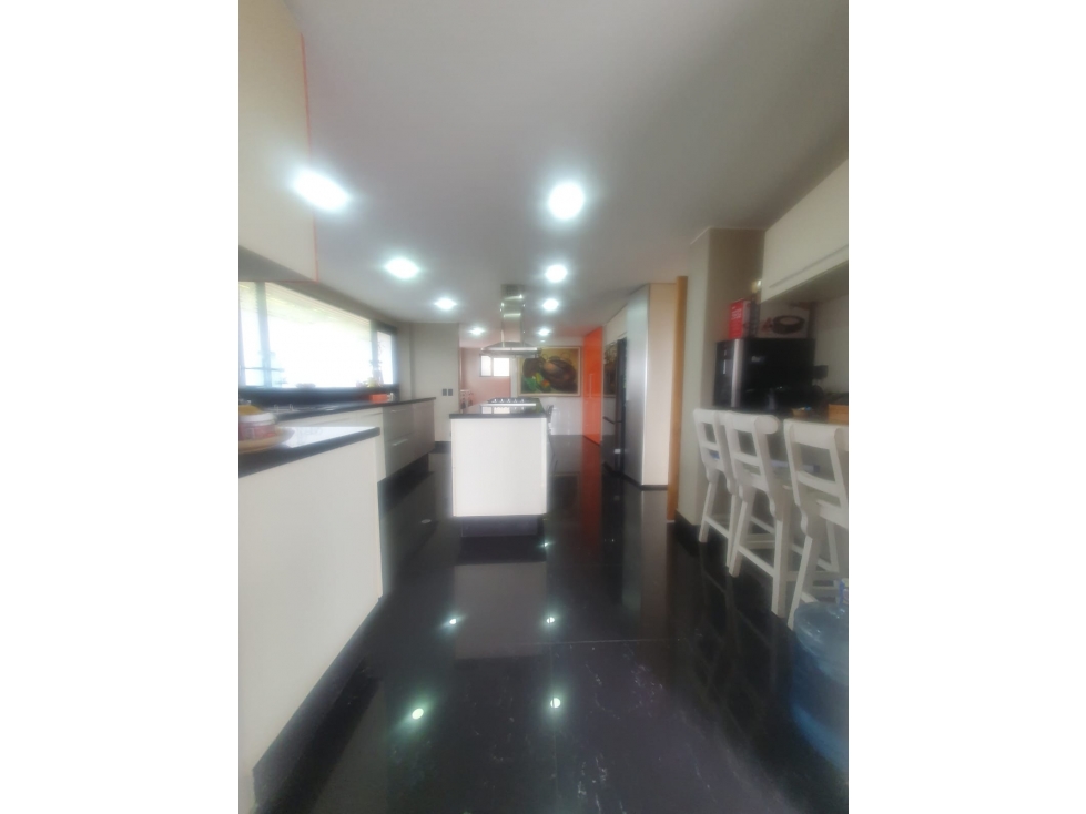 Casa de 4 alcobas en venta en Aposentos, Sopó, 330 m² · foto 7 de 22