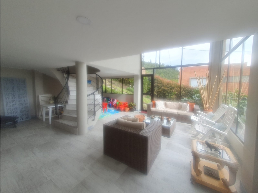 Casa de 4 alcobas en venta en Aposentos, Sopó, 330 m² · foto 11 de 22