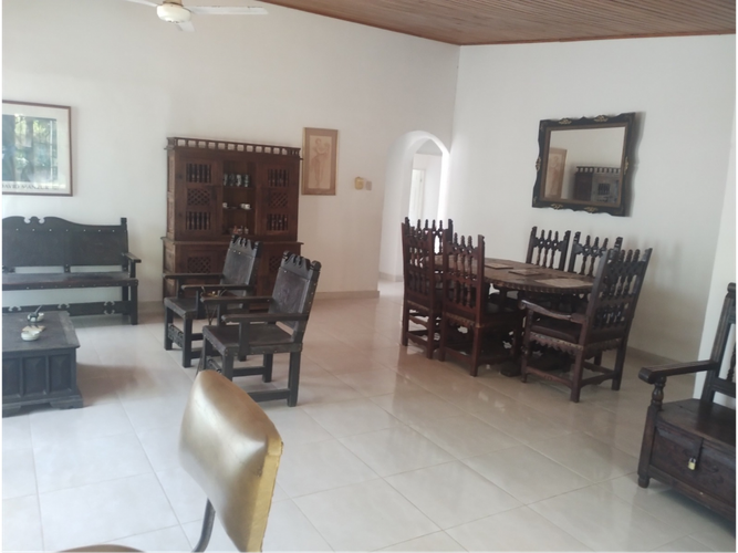Casa de 5 alcobas en venta en Ricaurte, 260 m² · foto 5 de 10