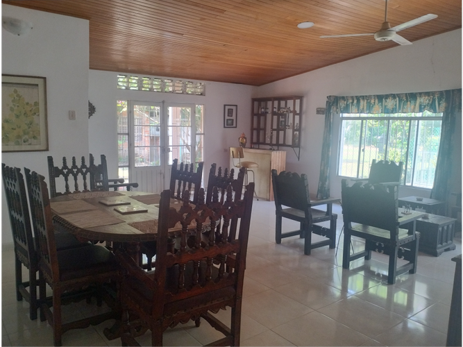 Casa de 5 alcobas en venta en Ricaurte, 260 m² · foto 6 de 10