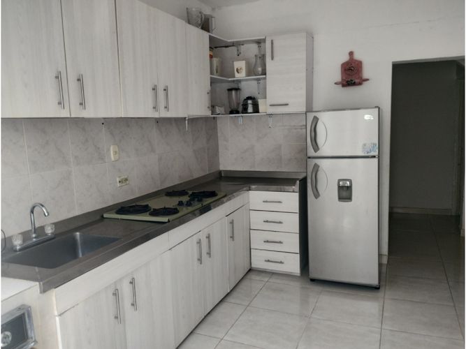 Casa de 5 alcobas en venta en Ricaurte, 260 m² · foto 7 de 10