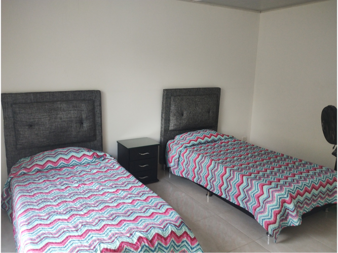 Casa de 5 alcobas en venta en Ricaurte, 260 m² · foto 9 de 10