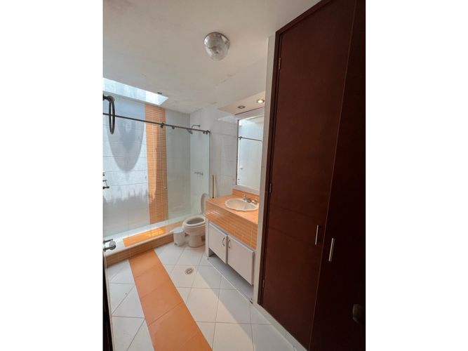 Casa de 3 alcobas en venta en Girardot, Girardot, 1000 m² · foto 2 de 24