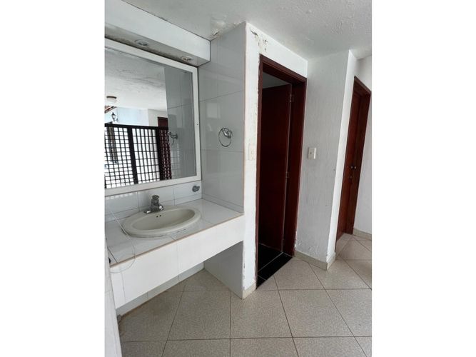Casa de 3 alcobas en venta en Girardot, Girardot, 1000 m² · foto 7 de 24