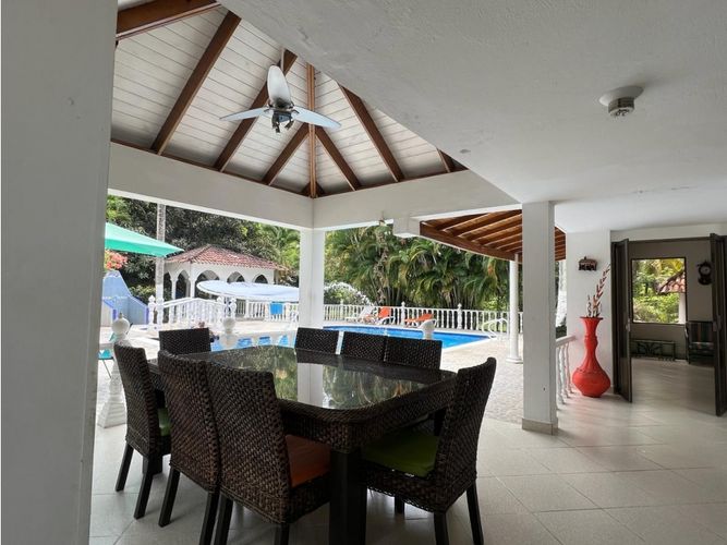 Casa de 3 alcobas en venta en Girardot, Girardot, 1000 m² · foto 9 de 24