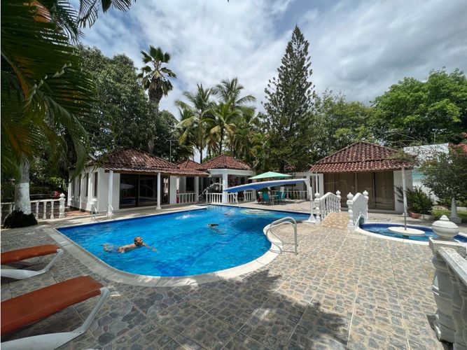 Casa de 3 alcobas en venta en Girardot, Girardot, 1000 m² · foto 22 de 24