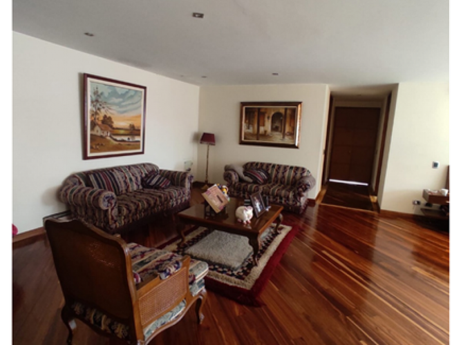 Casa de 4 alcobas en venta en Santa Paula, Bogotá, 932 m² · foto 5 de 18