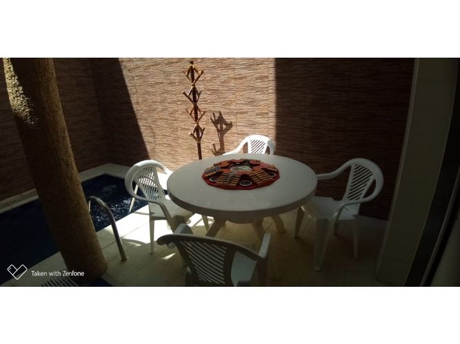 Casa de 6 alcobas en venta en Ub. Villa Nueva, Girardot, 259 m² · foto 5 de 11