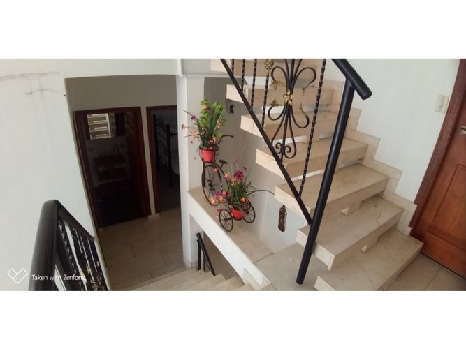 Casa de 6 alcobas en venta en Ub. Villa Nueva, Girardot, 259 m² · foto 9 de 11