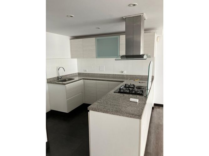 Apartamento de 3 alcobas en venta en La Castellana, Bogotá, 160 m² · foto 2 de 15