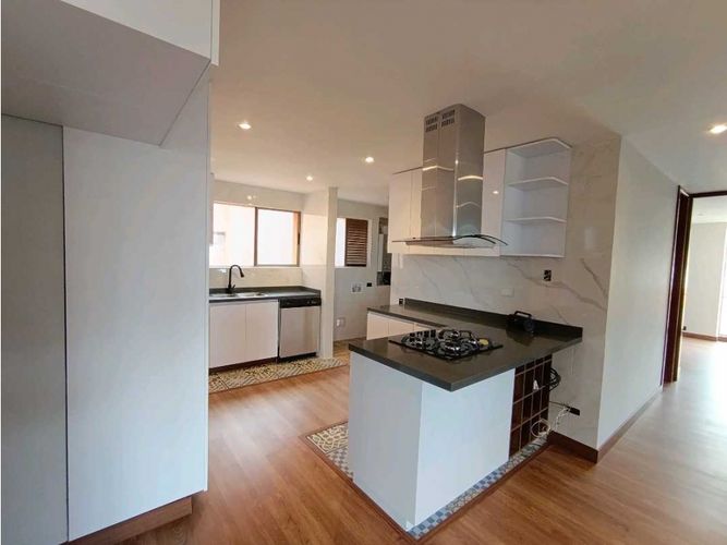 Apartamento de 4 alcobas en venta en Alameda, Bogotá, 300 m² · foto 9 de 24