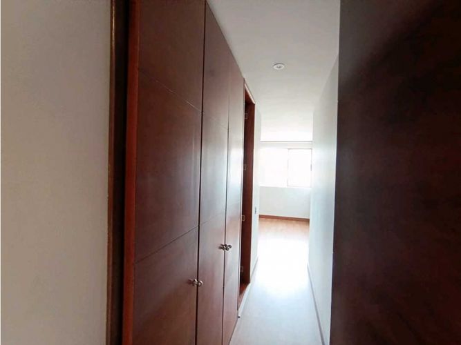 Apartamento de 4 alcobas en venta en Alameda, Bogotá, 300 m² · foto 13 de 24