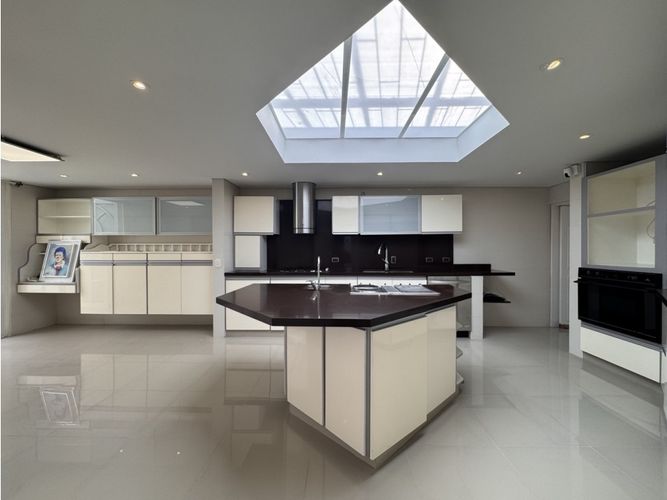 Casa de 4 alcobas en venta en Santa Ana, Bogotá, 400 m² · foto 6 de 19