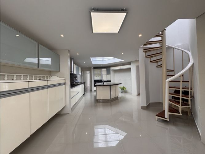 Casa de 4 alcobas en venta en Santa Ana, Bogotá, 400 m² · foto 9 de 19