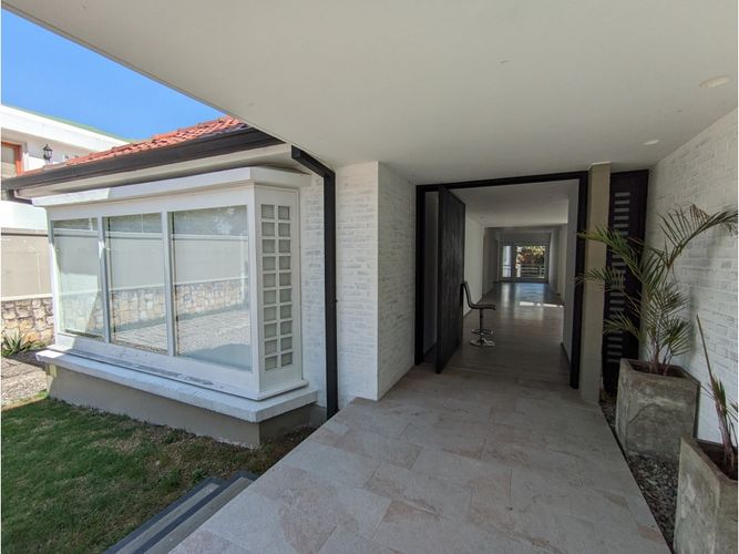 Casa de 5 alcobas en venta en Santa Paula, Bogotá, 800 m² · foto 2 de 24