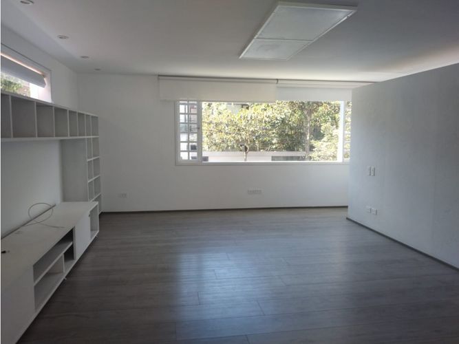 Casa de 5 alcobas en venta en Santa Paula, Bogotá, 800 m² · foto 3 de 24